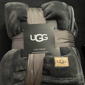 UGG Coco Throw